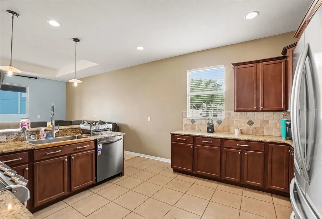 2130 Roanoke Springs Drive Ruskin FL 33570