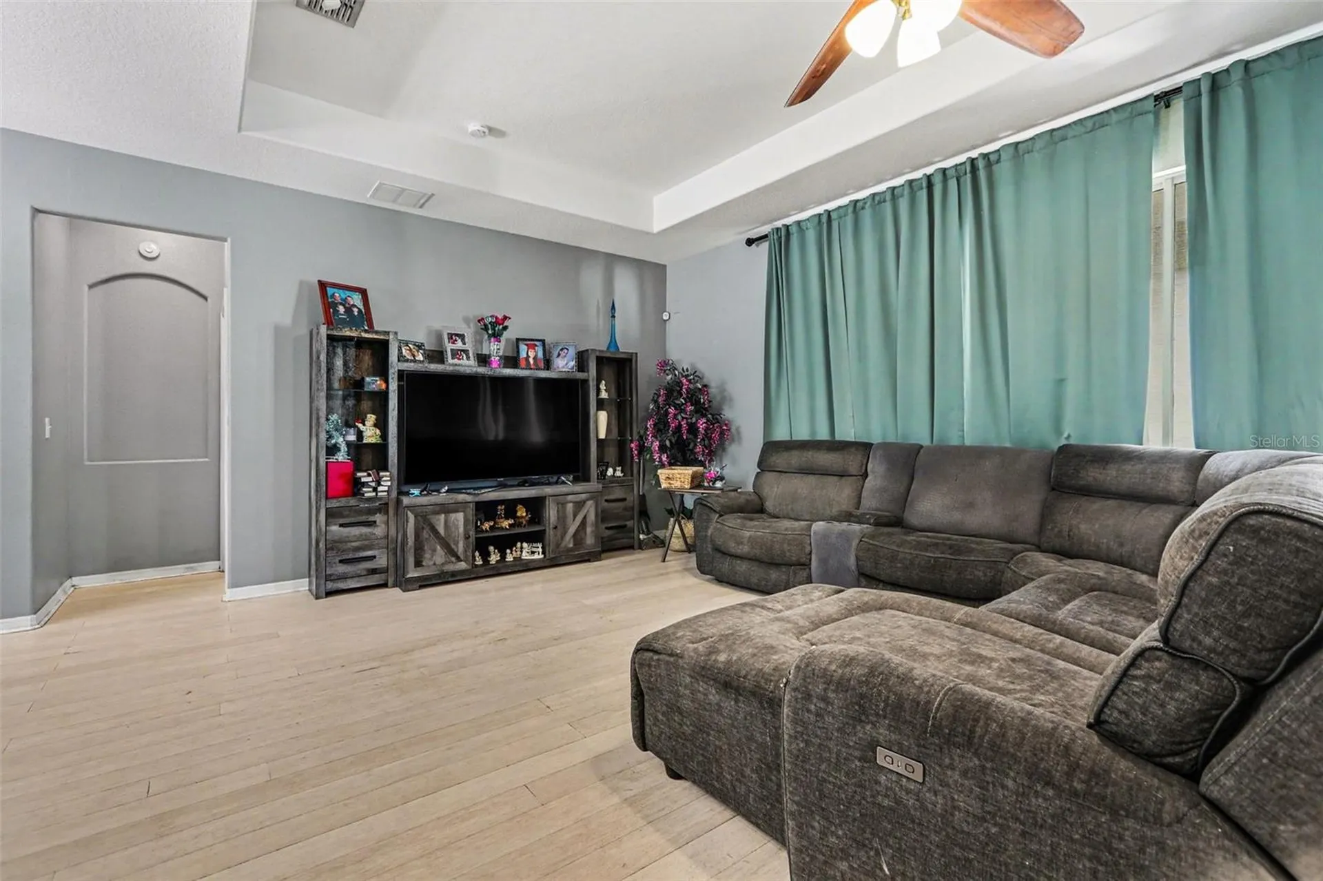 2130 Roanoke Springs Drive Ruskin FL 33570