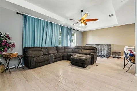 2130 Roanoke Springs Drive Ruskin FL 33570