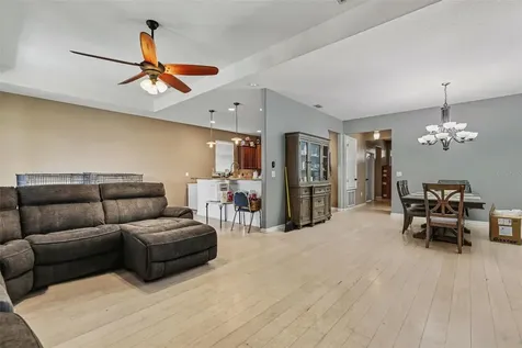 2130 Roanoke Springs Drive Ruskin FL 33570