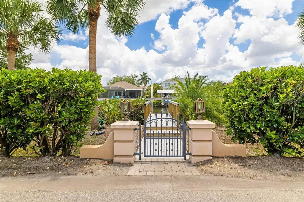3803 Hawk Island Drive Bradenton FL 34208