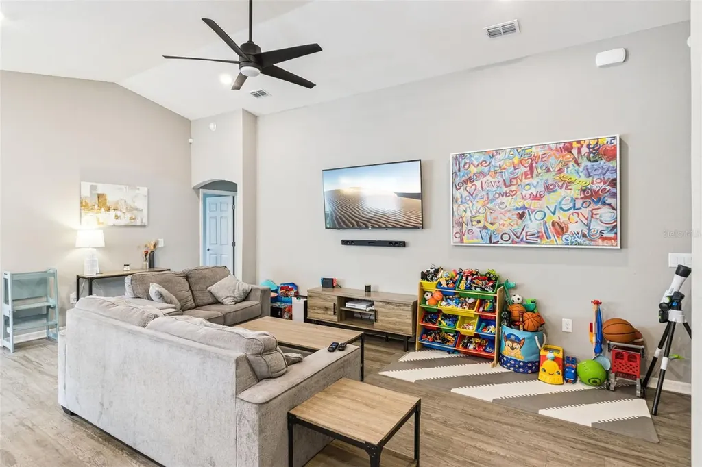 1087 Tropea Lane Auburndale FL 33823