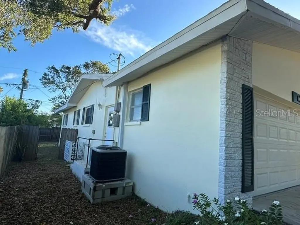 1520 Palmetto Street Clearwater FL 33755