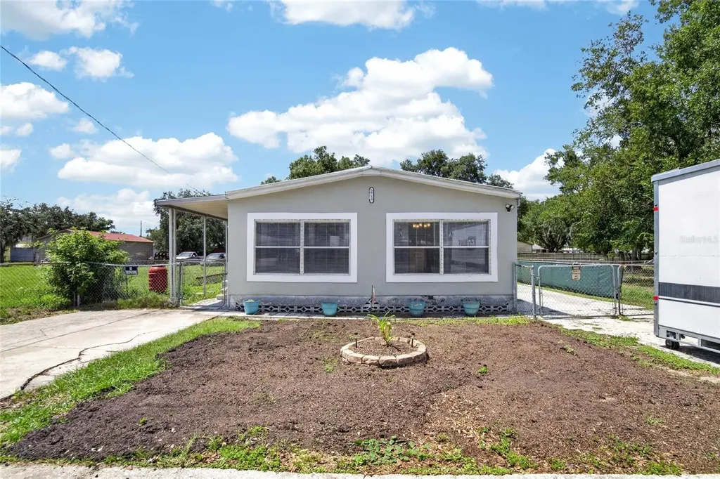 2715 Eaton Avenue Eaton Park FL 33840