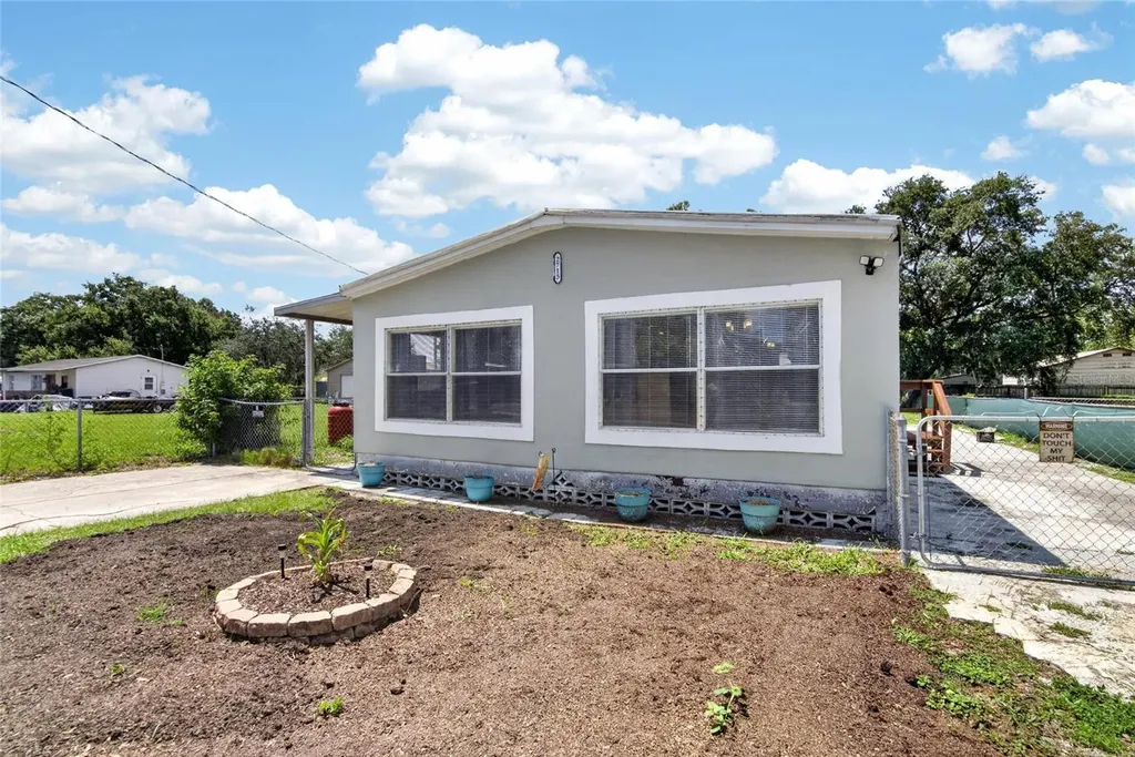 2715 Eaton Avenue Eaton Park FL 33840