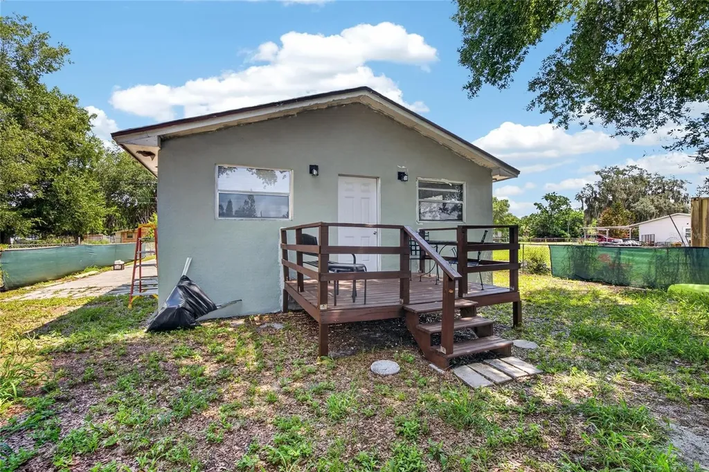 2715 Eaton Avenue Eaton Park FL 33840