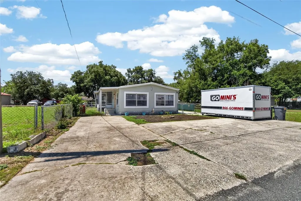 2715 Eaton Avenue Eaton Park FL 33840