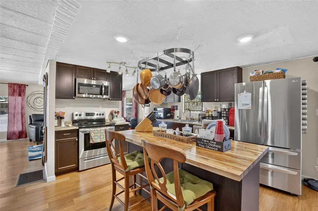 2715 Eaton Avenue Eaton Park FL 33840