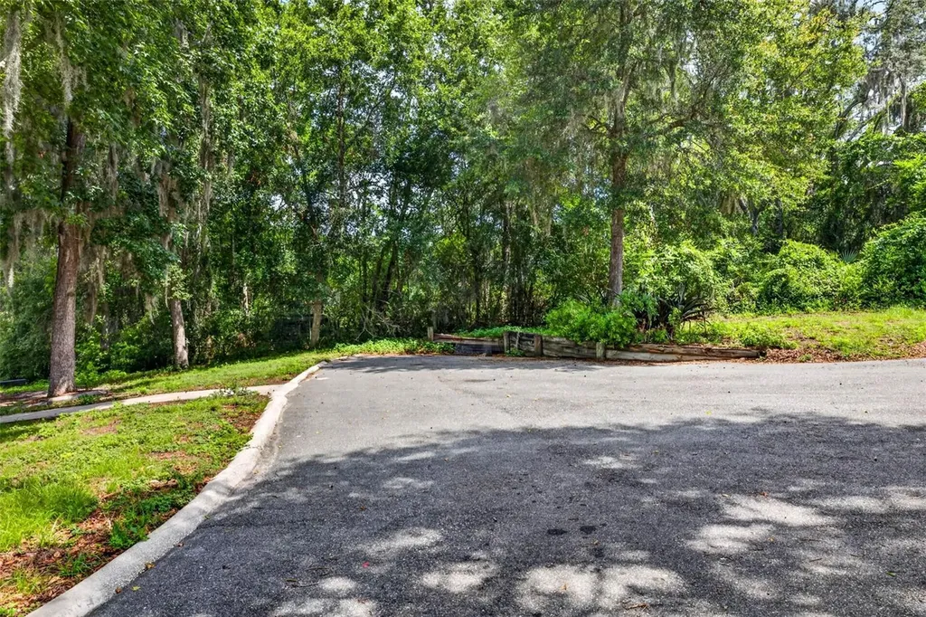 4243 Nancy Creek Boulevard Brooksville FL 34602