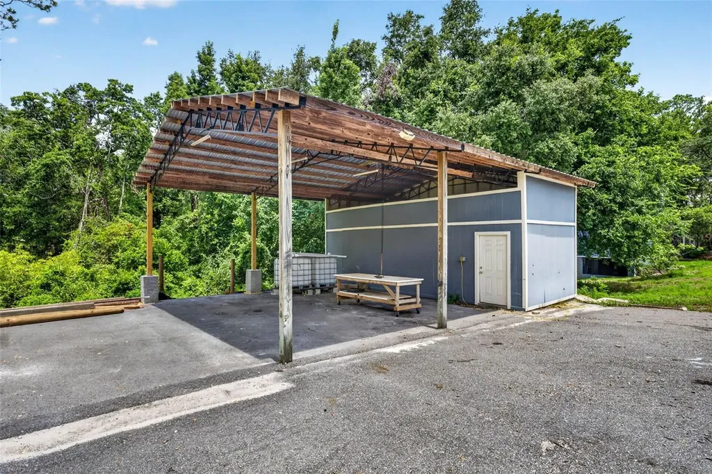 4243 Nancy Creek Boulevard Brooksville FL 34602