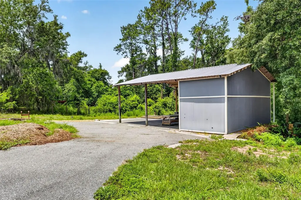4243 Nancy Creek Boulevard Brooksville FL 34602