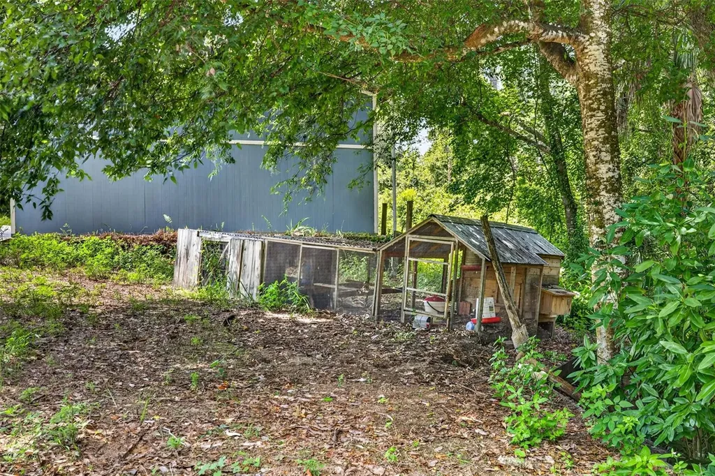 4243 Nancy Creek Boulevard Brooksville FL 34602