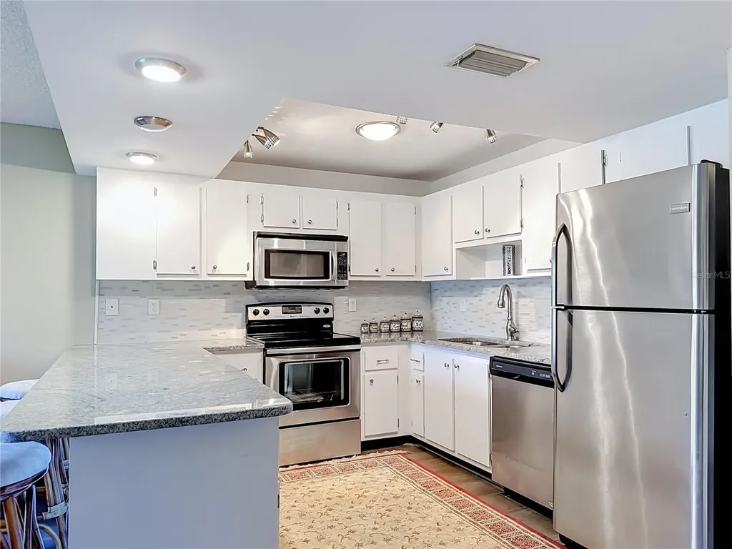 425 30th Avenue W Bradenton FL 34205
