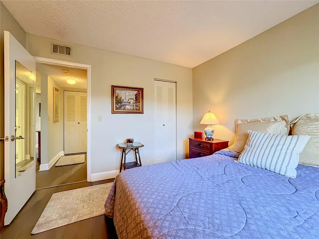 425 30th Avenue W Bradenton FL 34205
