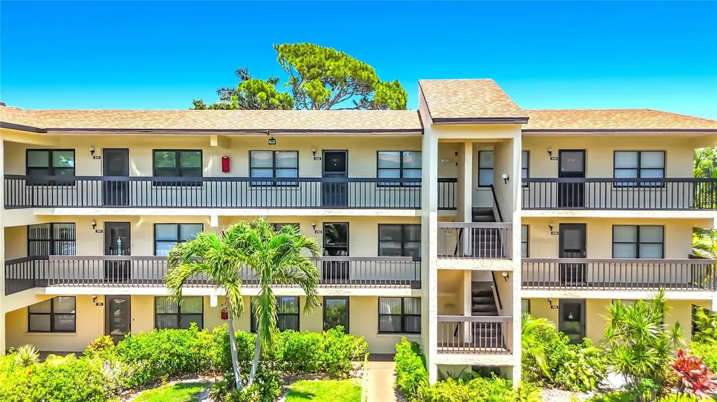 425 30th Avenue W Bradenton FL 34205