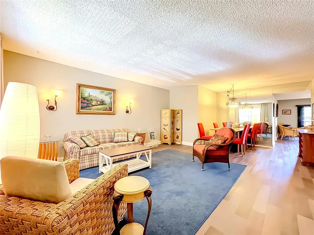 425 30th Avenue W Bradenton FL 34205