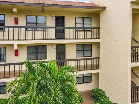 425 30th Avenue W Bradenton FL 34205