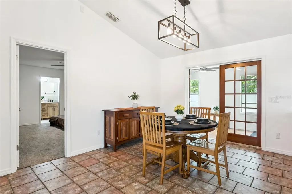 125 Donna Circle Sanford FL 32773