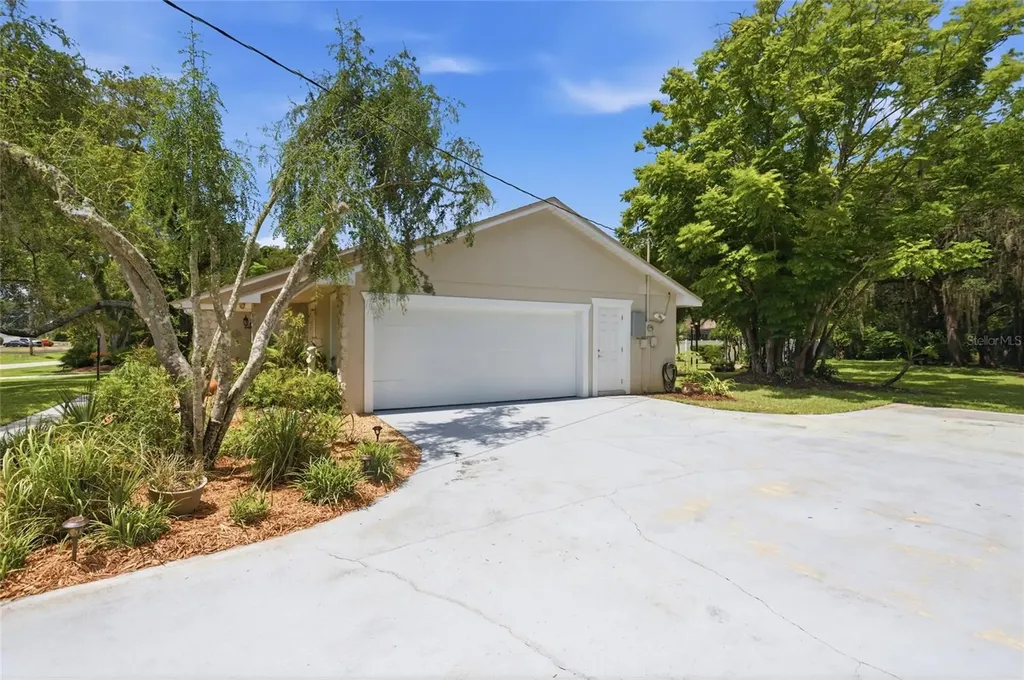 400 N Pine Meadow Drive Debary FL 32713
