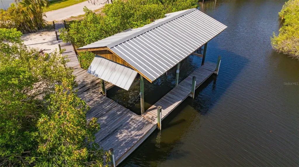 815 2nd Avenue NW Ruskin FL 33570