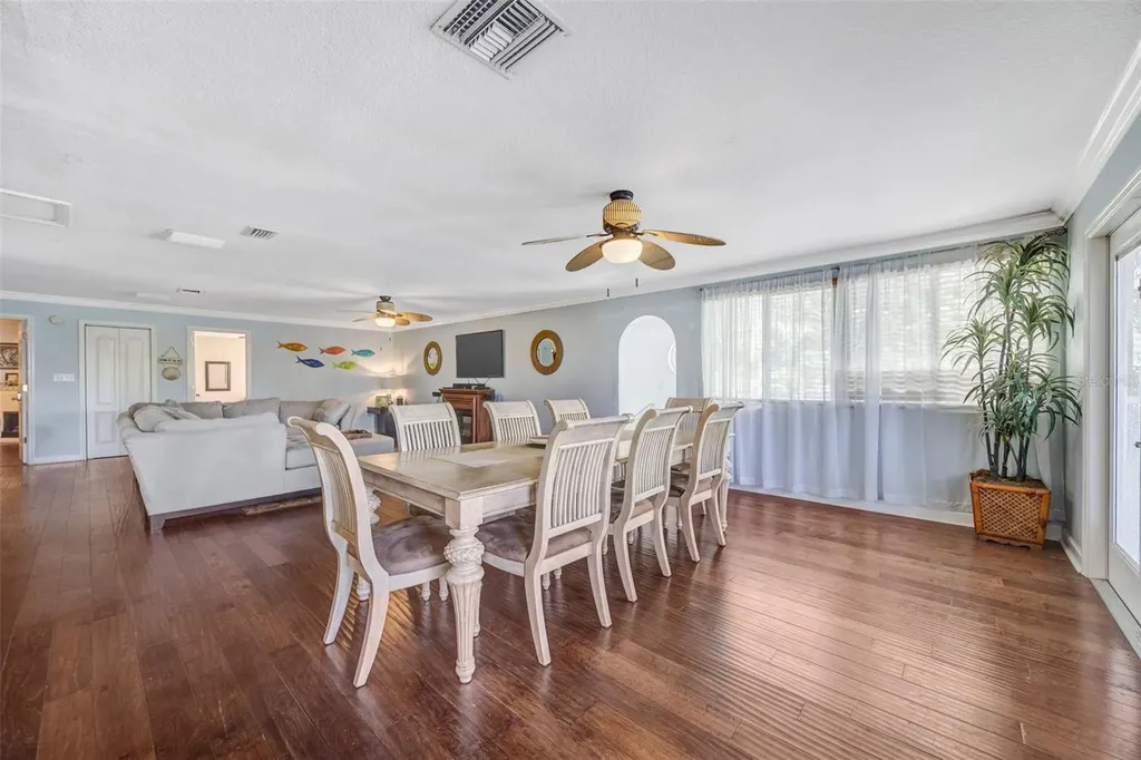 815 2nd Avenue NW Ruskin FL 33570