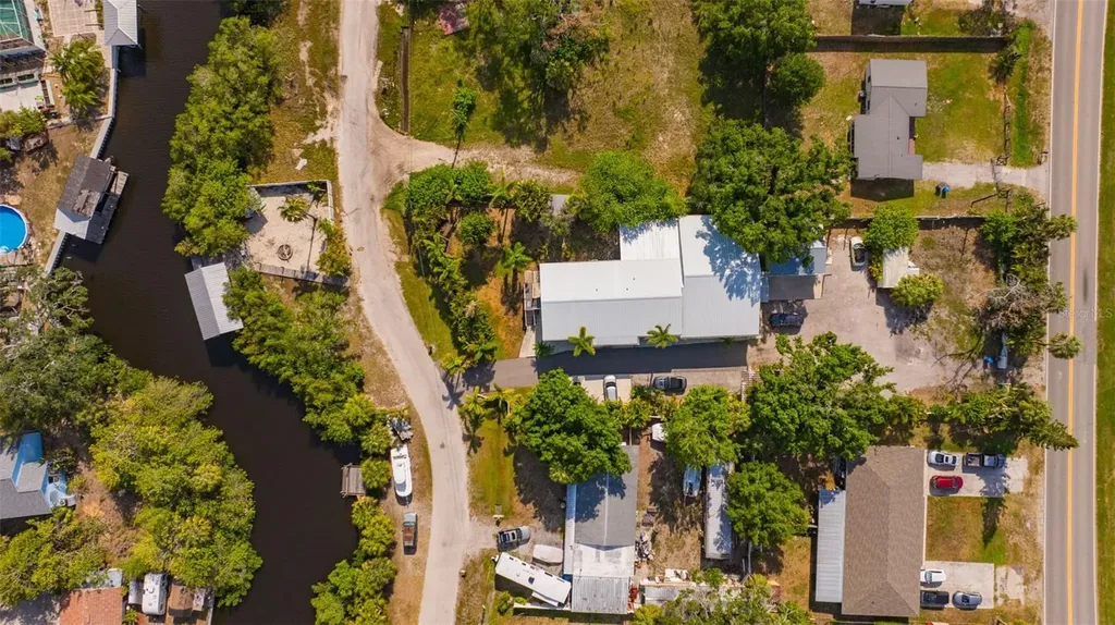 815 2nd Avenue NW Ruskin FL 33570
