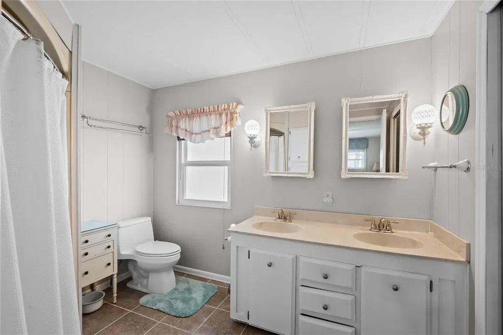 36957 Grace Avenue Zephyrhills FL 33542