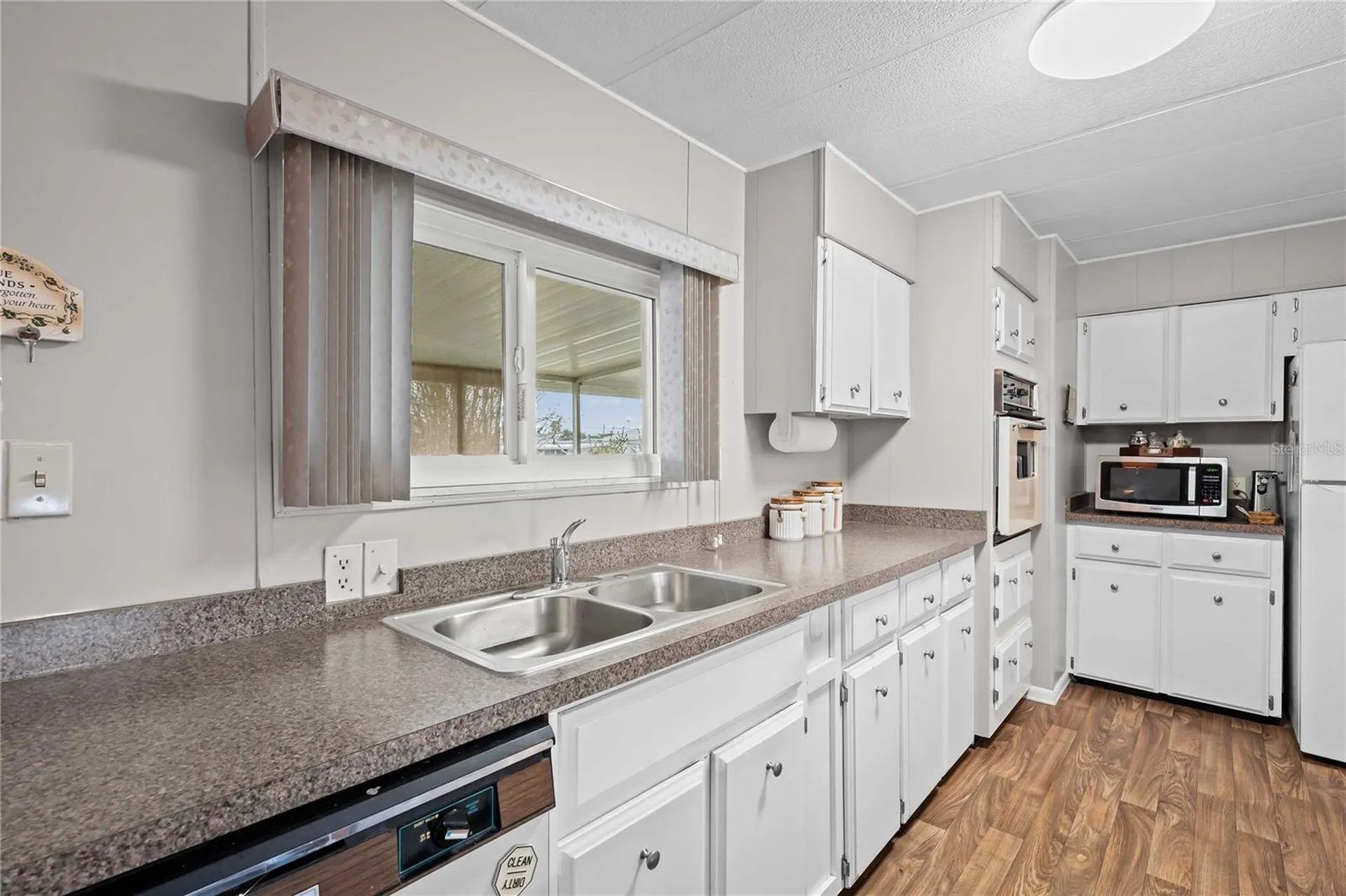36957 Grace Avenue Zephyrhills FL 33542