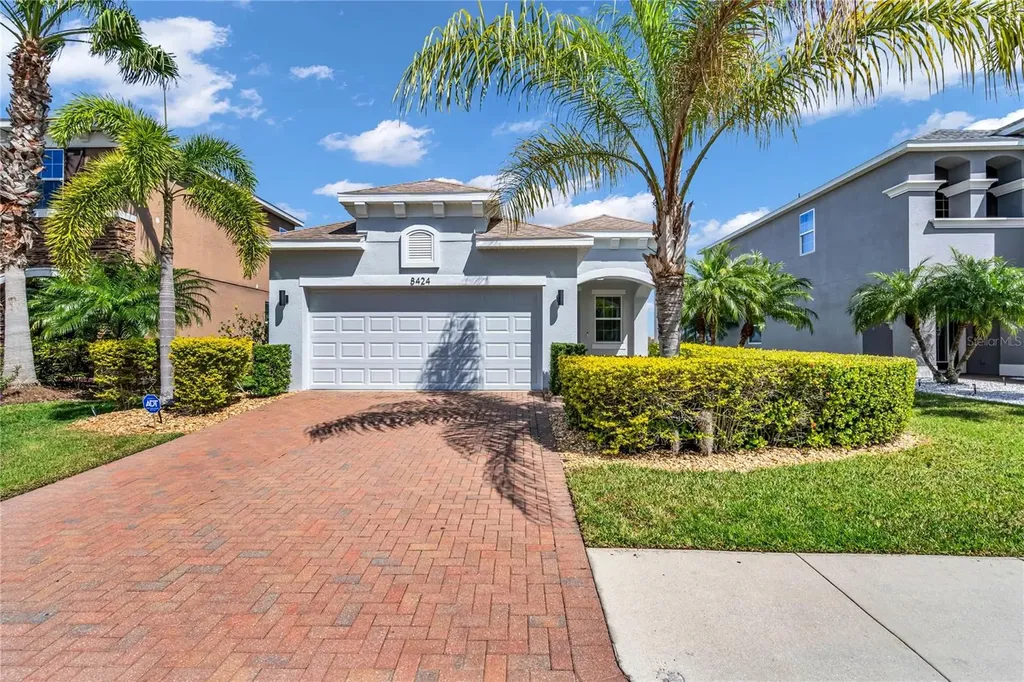 8424 Nandina Drive Sarasota FL 34240
