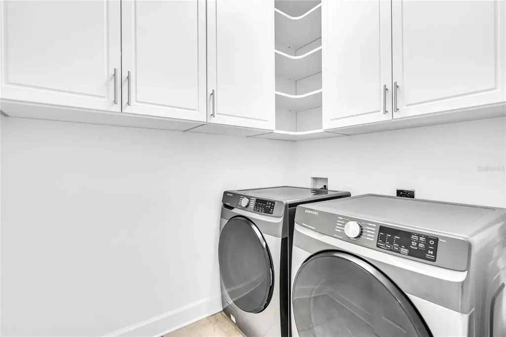 8424 Nandina Drive Sarasota FL 34240