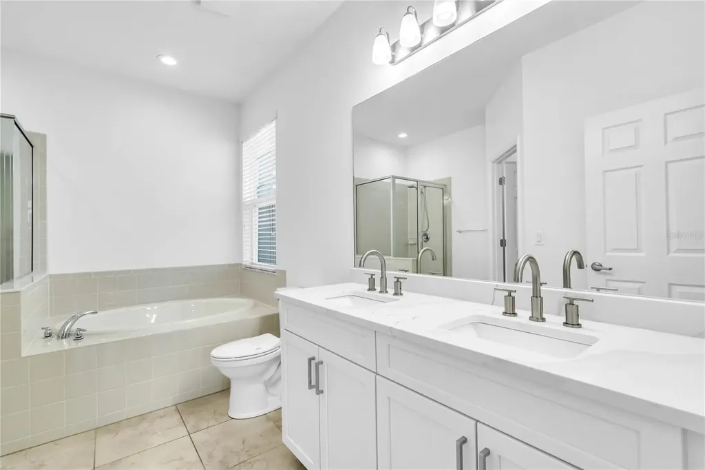 8424 Nandina Drive Sarasota FL 34240
