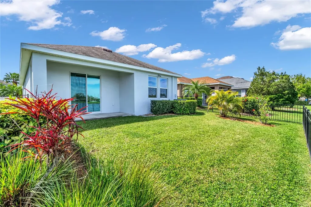 8424 Nandina Drive Sarasota FL 34240