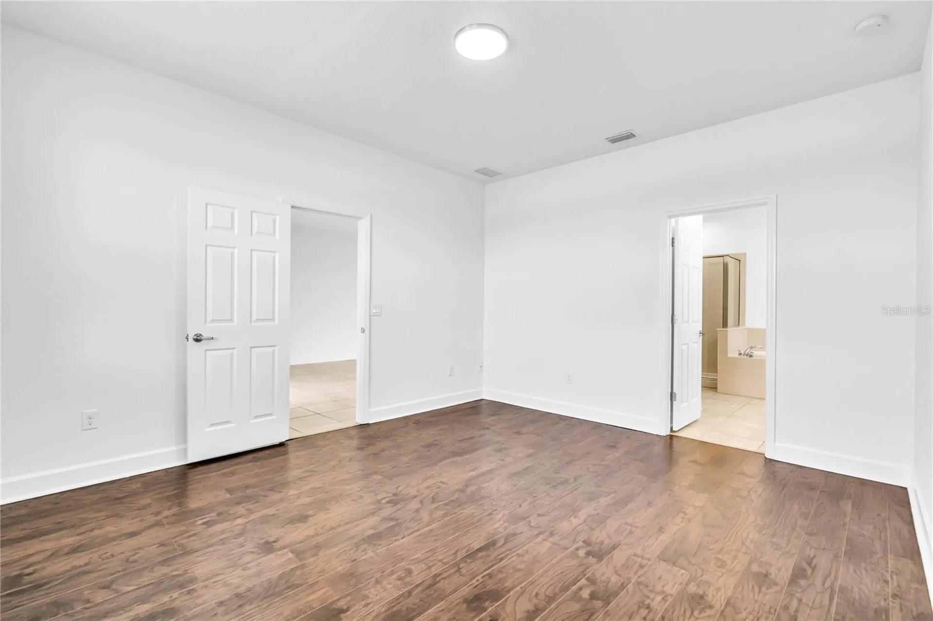 8424 Nandina Drive Sarasota FL 34240