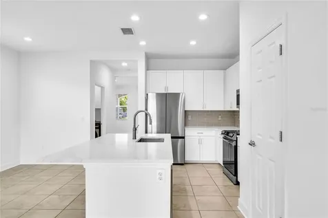 8424 Nandina Drive Sarasota FL 34240