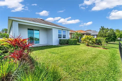 8424 Nandina Drive Sarasota FL 34240