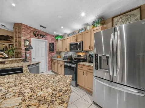 239 China Berry Circle Davenport FL 33837