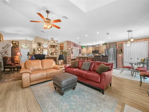239 China Berry Circle Davenport FL 33837