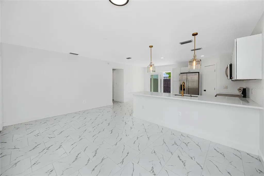 4095 Locust Street NE St Petersburg FL 33703
