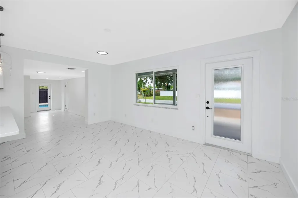 4095 Locust Street NE St Petersburg FL 33703