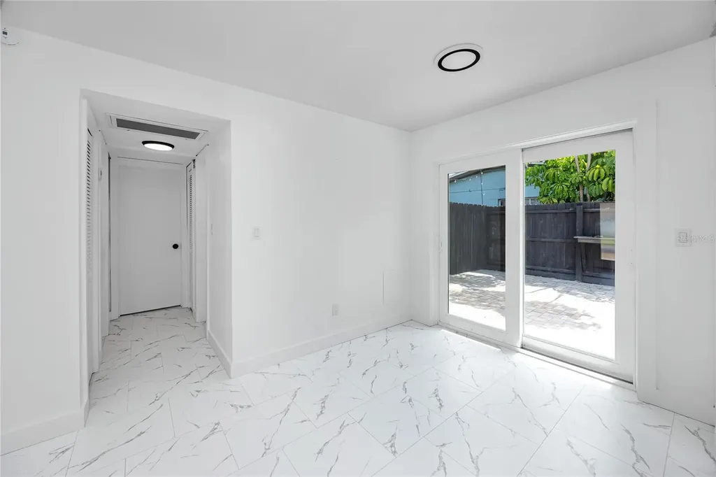 4095 Locust Street NE St Petersburg FL 33703