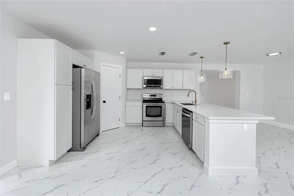 4095 Locust Street NE St Petersburg FL 33703