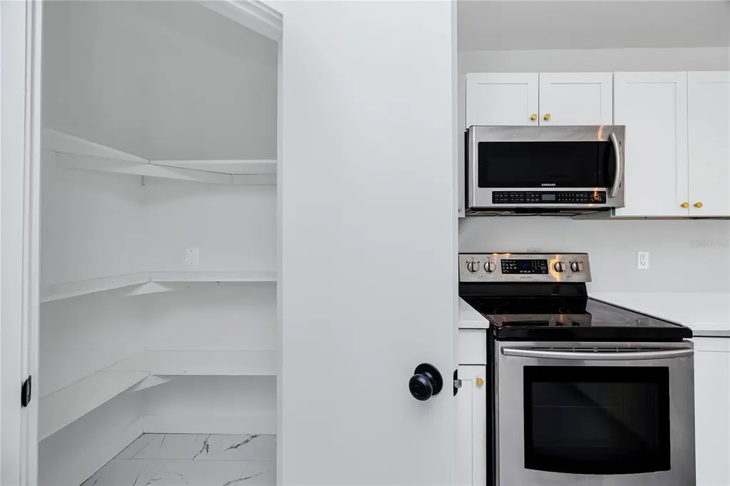 4095 Locust Street NE St Petersburg FL 33703