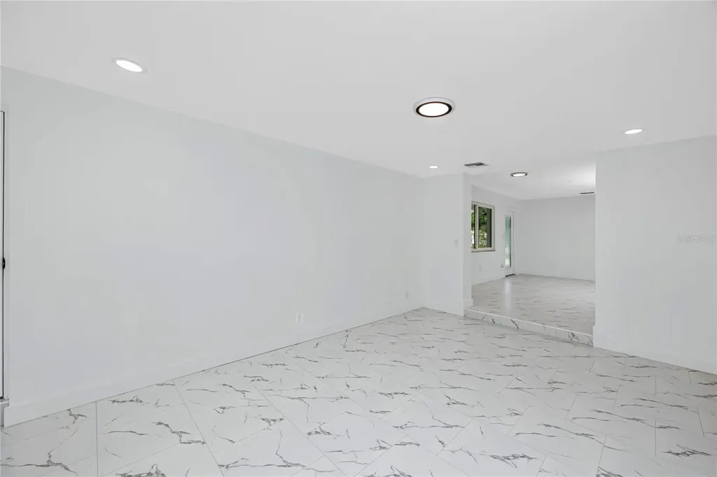 4095 Locust Street NE St Petersburg FL 33703