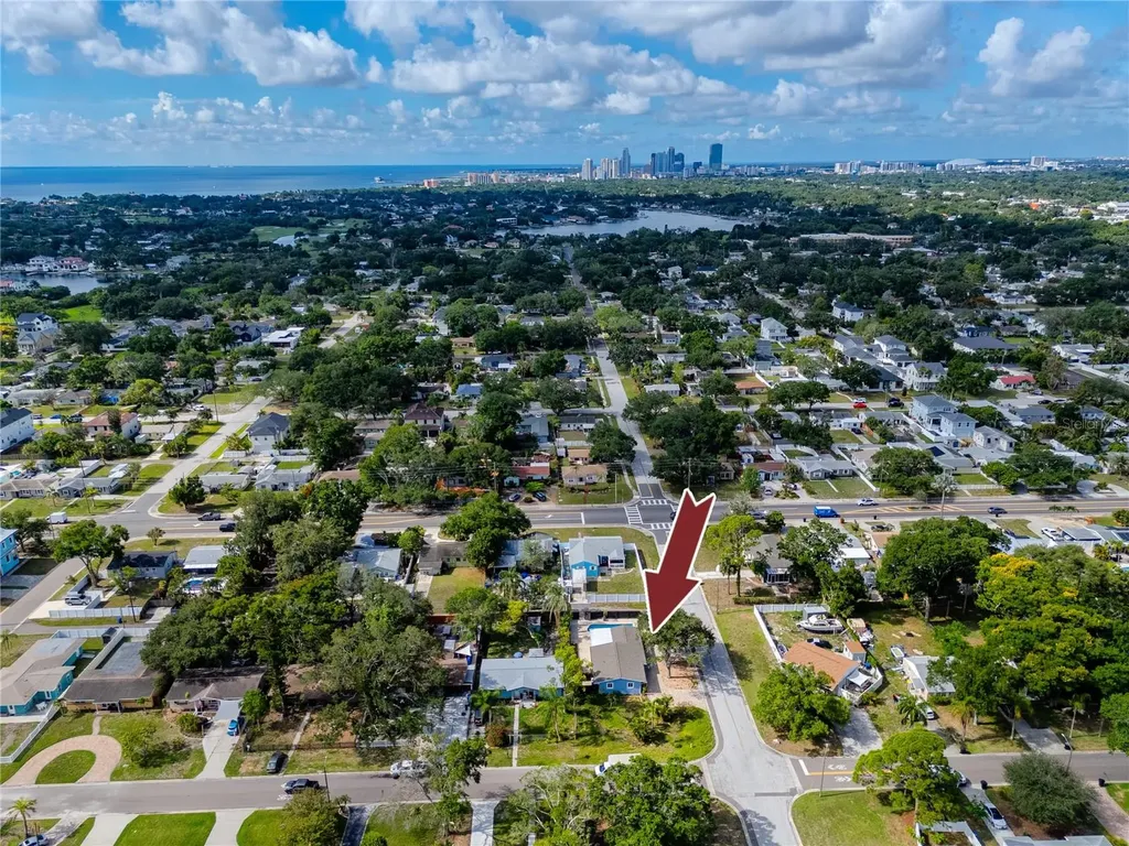 4095 Locust Street NE St Petersburg FL 33703