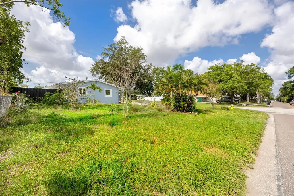 4095 Locust Street NE St Petersburg FL 33703