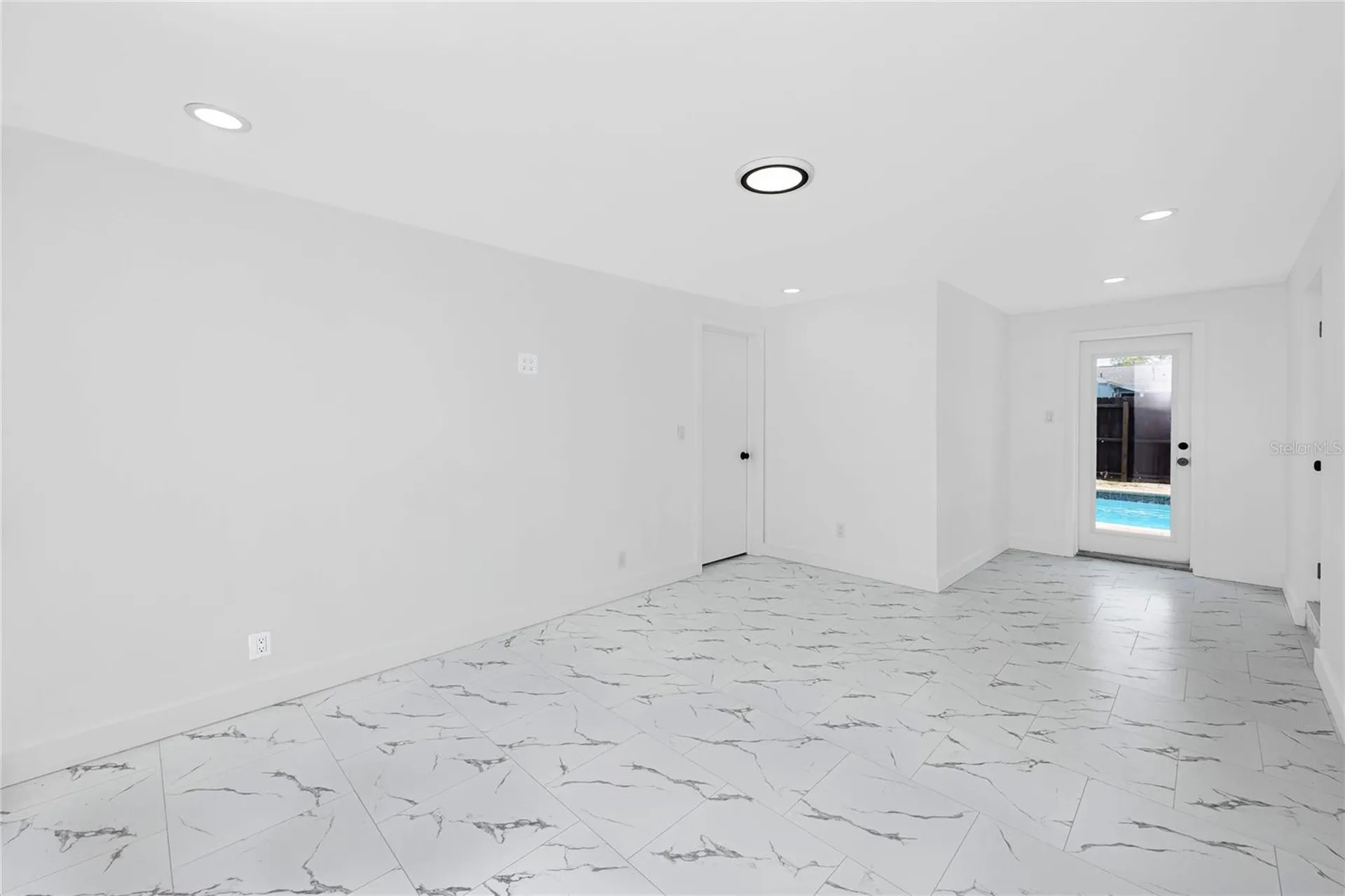 4095 Locust Street NE St Petersburg FL 33703