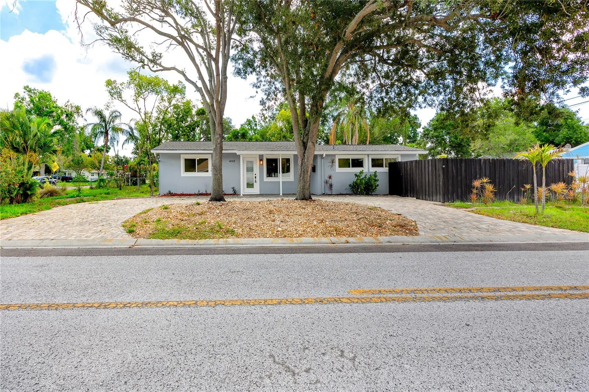 4095 Locust Street NE St Petersburg FL 33703