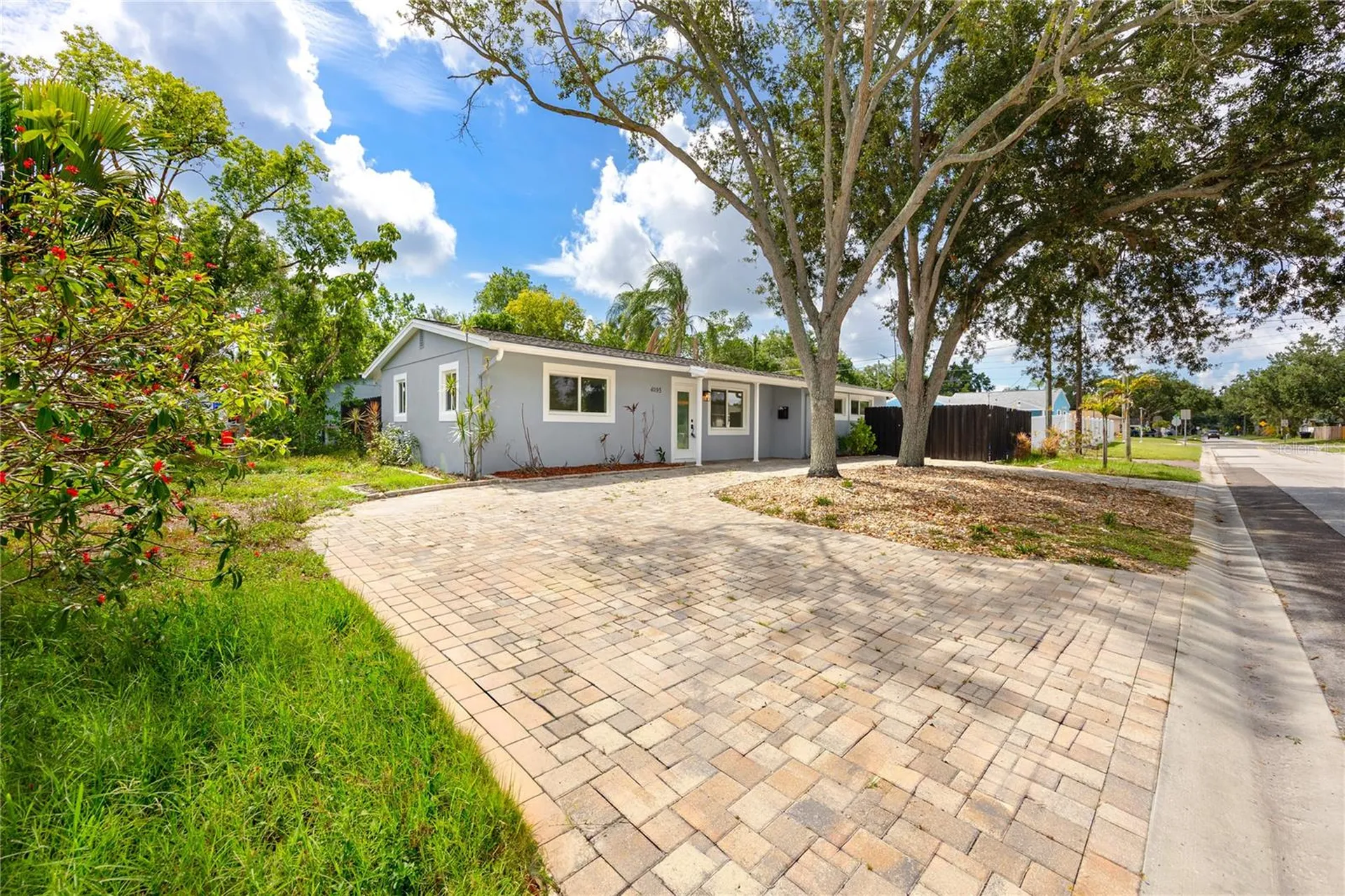 4095 Locust Street NE St Petersburg FL 33703