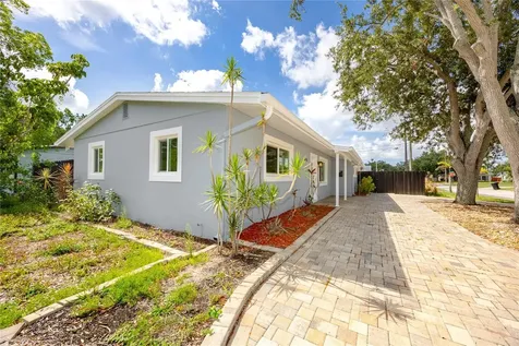 4095 Locust Street NE St Petersburg FL 33703