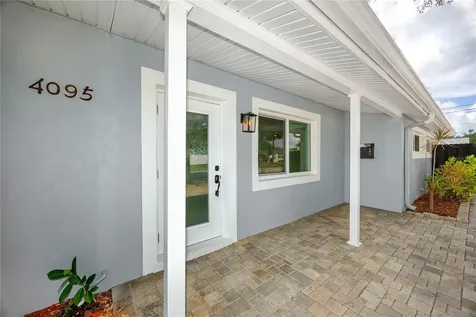4095 Locust Street NE St Petersburg FL 33703